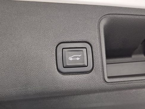 Used 2020 GMC Terrain SLT w/ Preferred Package image 9