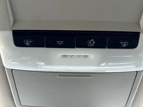 Used 2024 Nissan Rogue S FWD image 28