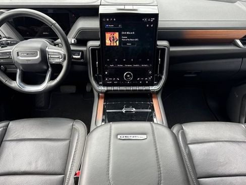 Used 2025 GMC Yukon Denali image 13