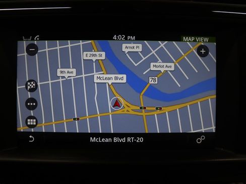 Used 2018 Jaguar F-PACE Premium image 25