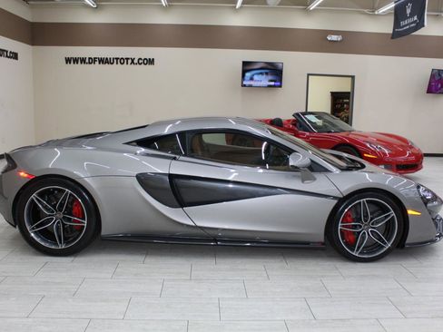 Used 2017 McLaren 570S Coupe RWD image 7