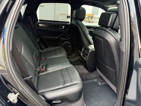 Used 2019 Porsche Cayenne E-Hybrid AWD/4WD image 26