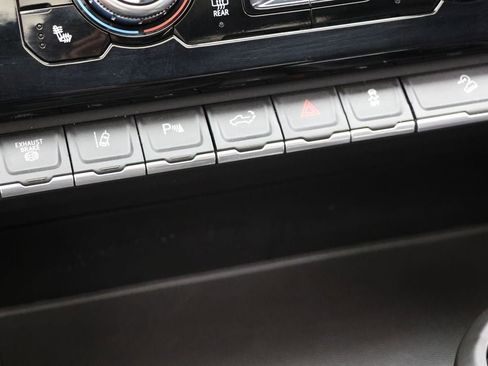 Used 2024 GMC Sierra 2500 Denali image 23