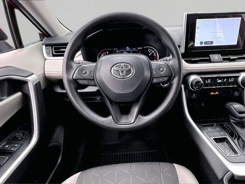 Used 2025 Toyota RAV4 XLE w/ Convenience Package FWD image 5