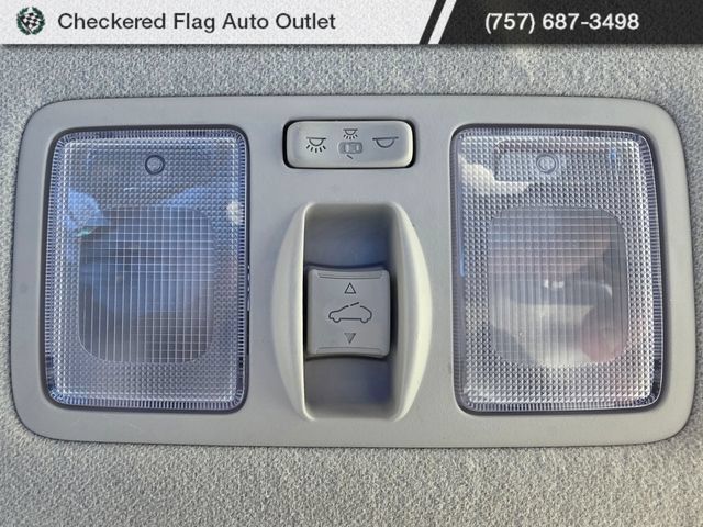 Used 2025 Hyundai Venue SEL FWD image 17