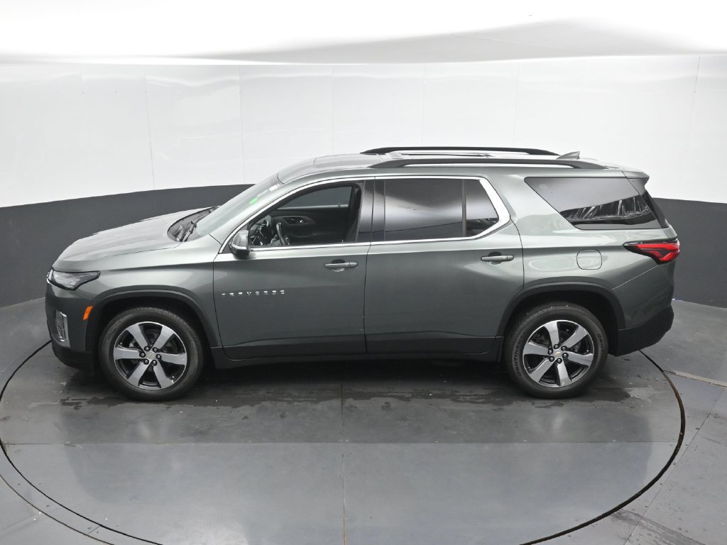 Used 2022 Chevrolet Traverse LT w/ LT Premium Package AWD/4WD image 38
