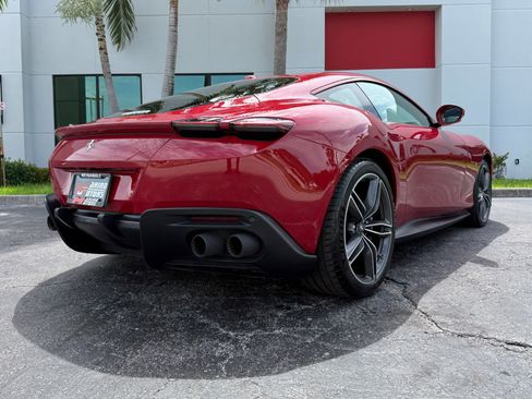 Used 2021 Ferrari Roma RWD image 21