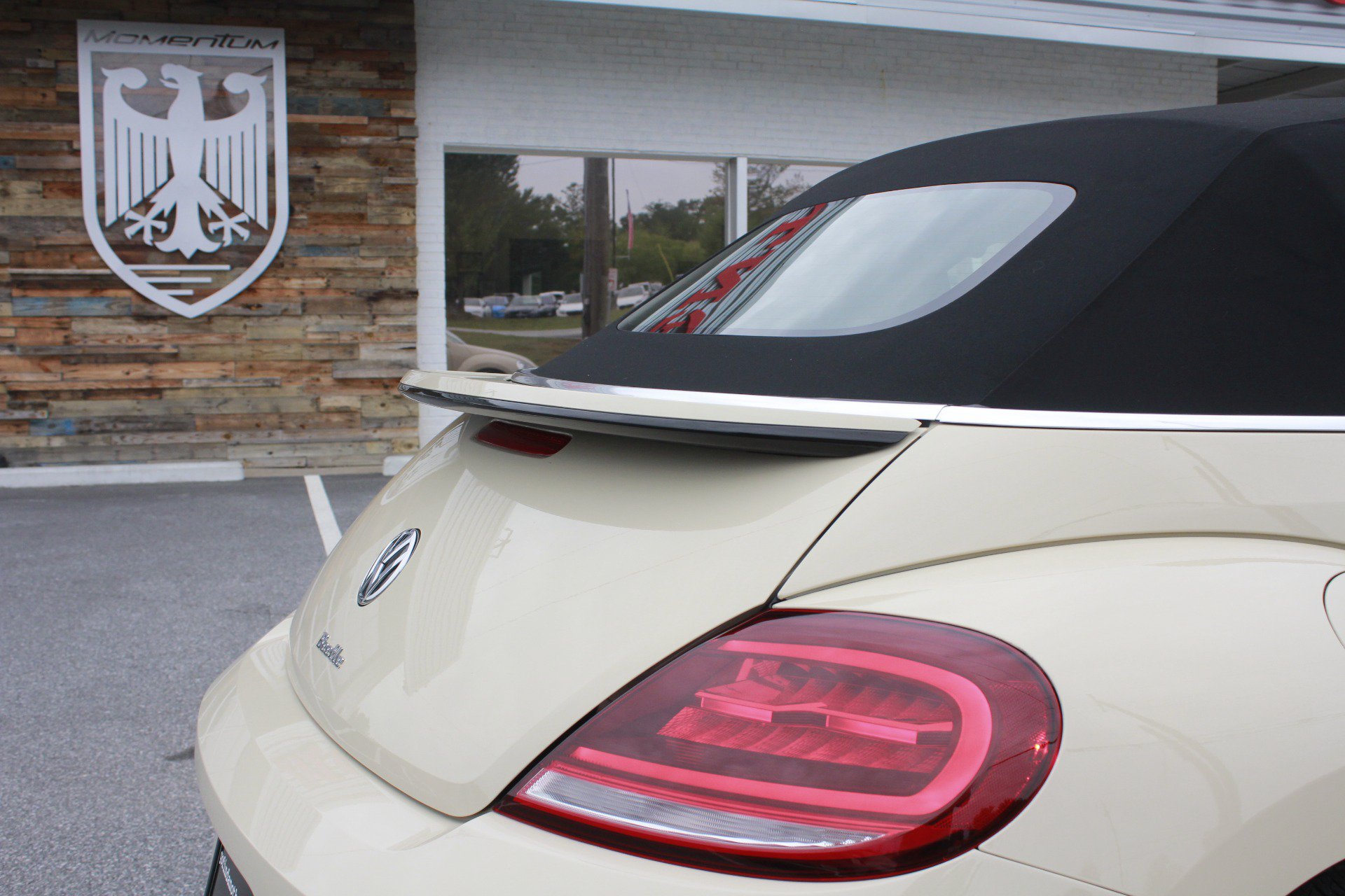 Used 2019 Volkswagen Beetle 2.0T S FWD image 24