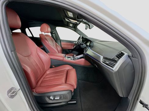 Used 2022 BMW X6 xDrive40i w/ M Sport Package image 31