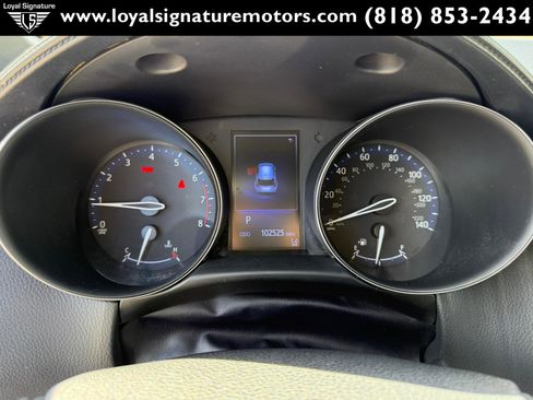 Used 2018 Toyota C-HR XLE FWD image 20