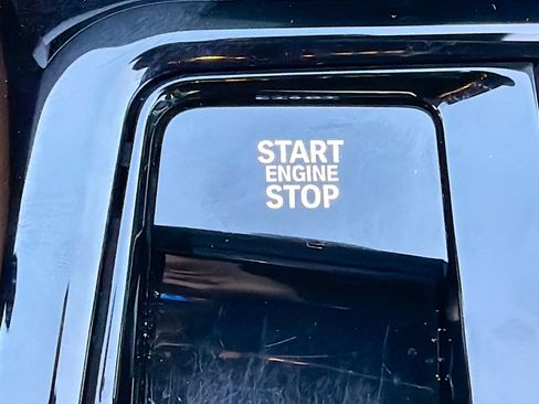 Used 2024 BMW 530i w/ Premium Package image 38