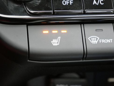 Certified 2025 Hyundai Elantra Limited image 33