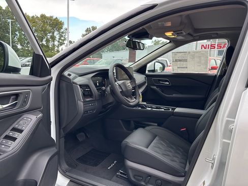 New 2026 Nissan Rogue Platinum w/ Platinum Premium Package image 15