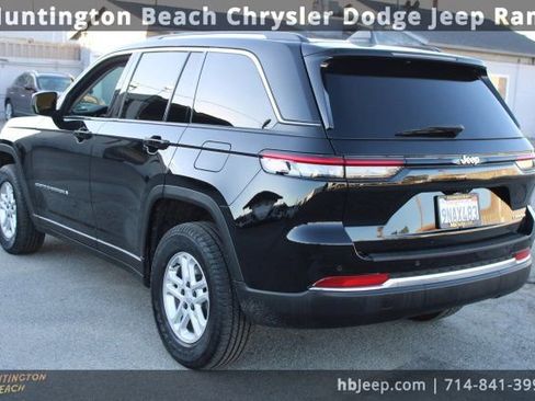 Used 2023 Jeep Grand Cherokee Laredo image 6