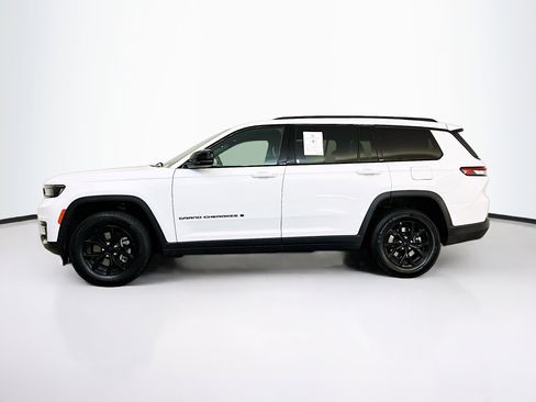 Used 2024 Jeep Grand Cherokee L Altitude image 4
