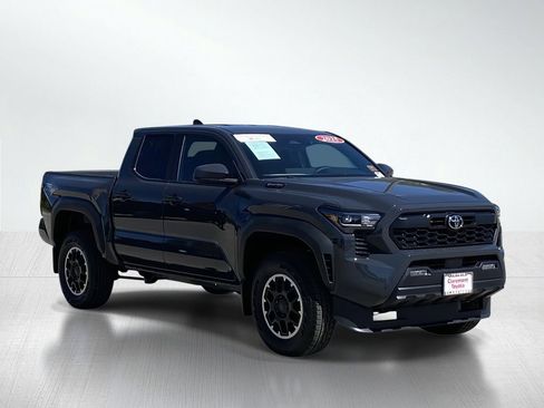 Certified 2025 Toyota Tacoma TRD Off-Road image 12