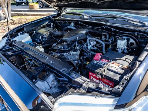 Used 2020 Toyota Tacoma SR w/ SX Package image 34