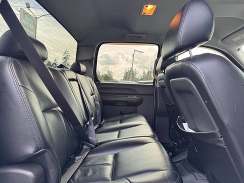 Used 2008 GMC Sierra 2500 SLE w/ Z71 Off-Road Package image 11