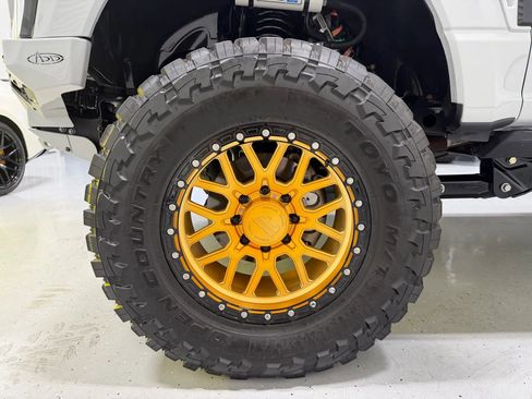 Used 2025 Ford F250 Platinum image 6