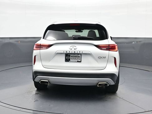 Used 2023 INFINITI QX50 Luxe FWD image 8