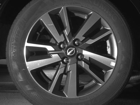 Used 2025 Nissan Versa SV FWD image 15
