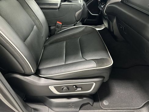 Used 2025 RAM 1500 Laramie AWD/4WD image 57