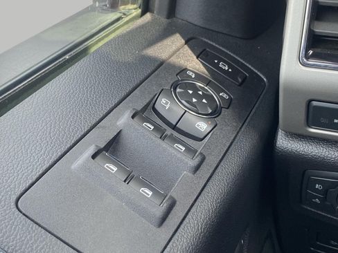 Used 2019 Ford F250 Lariat w/ Lariat Ultimate Package AWD/4WD image 18