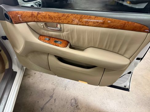 Used 2004 Lexus LS 430 w/ Modern Luxury Pkg RWD image 16