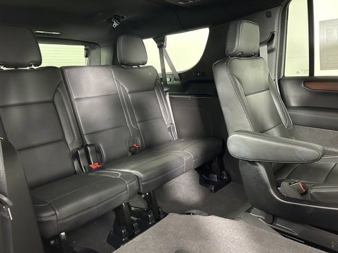 Used 2025 GMC Yukon XL Denali image 13