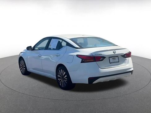 Used 2025 Nissan Altima 2.5 SV image 12