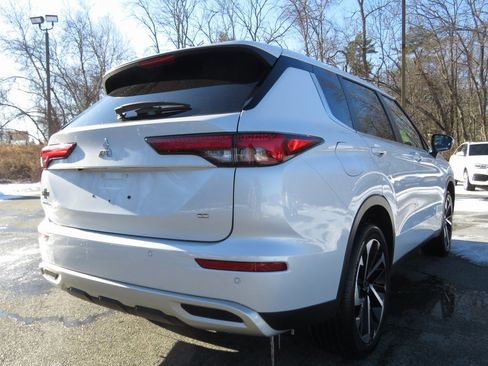 Used 2023 Mitsubishi Outlander SE image 5