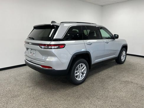 New 2025 Jeep Grand Cherokee Laredo X AWD/4WD image 19