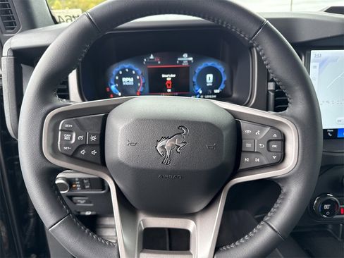 Used 2025 Ford Bronco Big Bend image 25