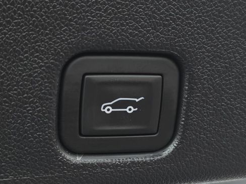Used 2026 Chevrolet Traverse LT w/ Driver Confidence Package AWD/4WD image 14