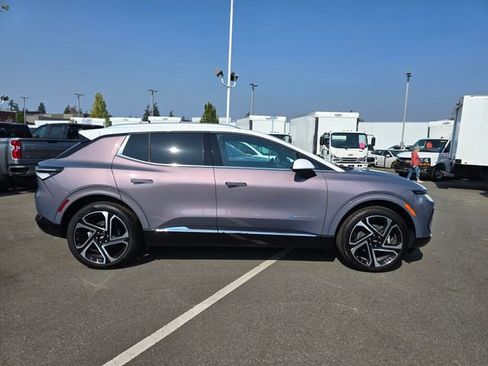 New 2025 Chevrolet Equinox EV LT image 6