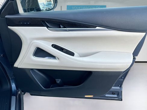 Used 2022 INFINITI QX60 Sensory w/ Cargo Package image 36