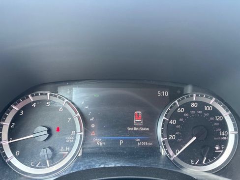 Used 2023 Toyota Highlander XLE FWD image 10