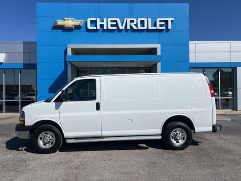 Used 2024 Chevrolet Express 2500 w/ Driver Convenience Package RWD image 15