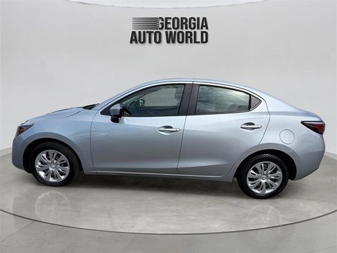 Used 2020 Toyota Yaris L FWD image 8