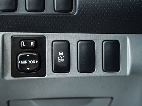 Used 2014 Toyota Tacoma PreRunner w/ Convenience Package RWD image 32