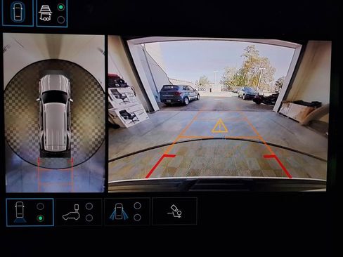 Used 2025 GMC Yukon Denali image 12