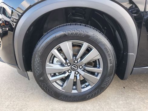 Certified 2024 Nissan Pathfinder SV image 30