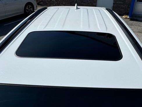 Used 2022 Toyota RAV4 XLE w/ Convenience Package image 22