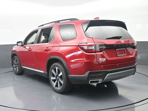 Used 2024 Honda Pilot Touring image 4