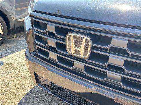 Used 2026 Honda Pilot Sport image 4