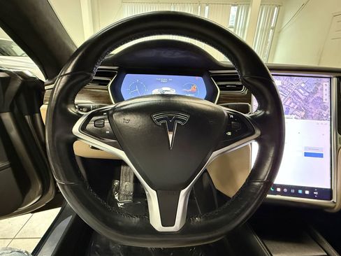 Used 2015 Tesla Model S 70D image 26