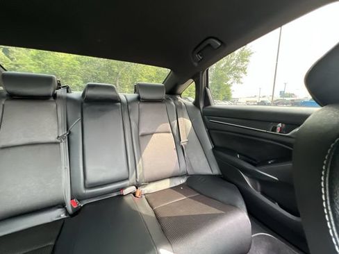 Used 2018 Honda Accord Sport image 15