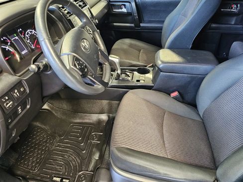Used 2020 Toyota 4Runner TRD Off-Road AWD/4WD image 14