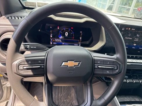 Used 2023 Chevrolet Colorado W/T w/ Advanced Trailering Package RWD image 11