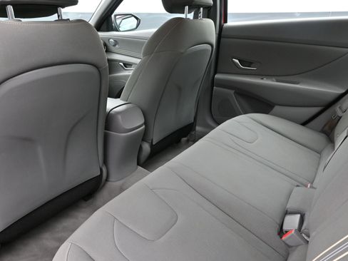 Used 2021 Hyundai Elantra SEL w/ Convenience Package image 20